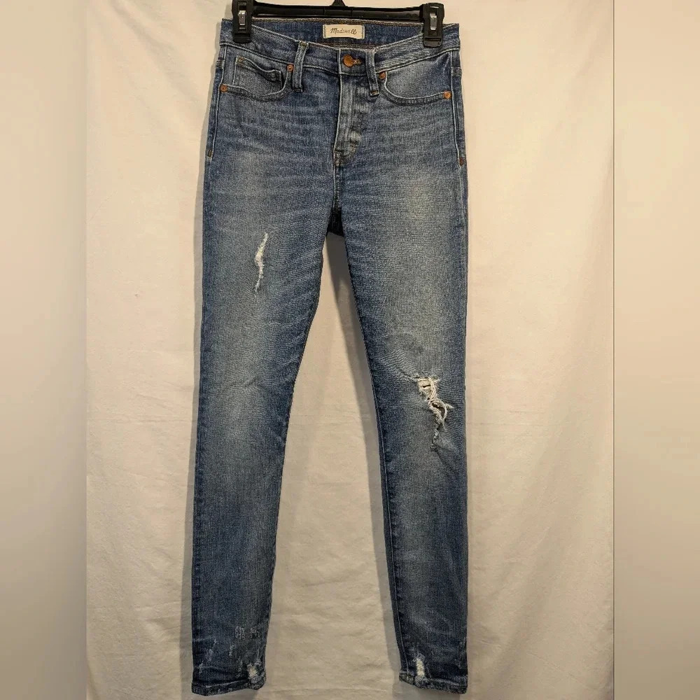 Madewell women's 9" high rise skinny jeans # J0513 , destructed hem , size 25